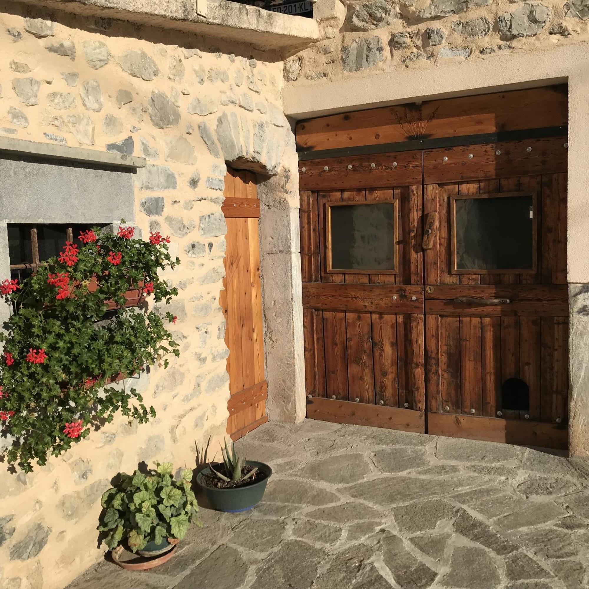 Le Rocher Des Ducs, Vue Sur Montagne, Abris Voitures Et Motos Le Glaizil Bagian luar foto
