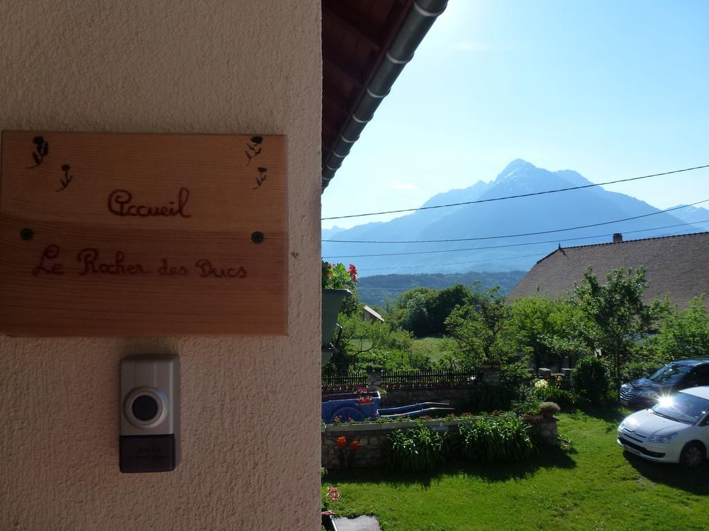 Le Rocher Des Ducs, Vue Sur Montagne, Abris Voitures Et Motos Le Glaizil Bagian luar foto